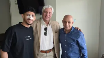 مدير الكرة بالزمالك يطمئن على لاعب بيراميدز في المستشفى